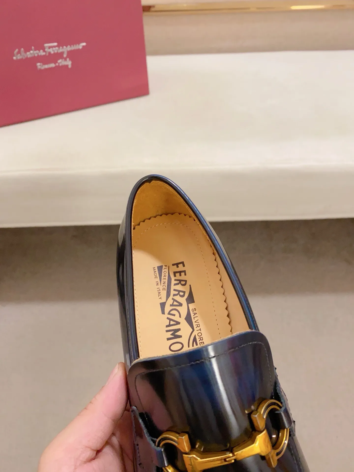 Men's shoes💰: 520💰 High version Ferragamo quality! 🆕🆕Exclusive hot-selling products in stock🔥🔥New products on the shelves, high-quality shoes, high-end driving shoes, with complete packaging! 💪 💪 Material: imported patented cowhide 🐂 + imported high-quality water-dyed cowhide lining + wear-resistant outsole 👍🏻👍🏻 Features: high-end and comfortable, purely handmade 🚀 🚀 Create the perfect shoes that suit you best 🔥 🔥 Size: (38-44) Can be customized 45 non-returnable!